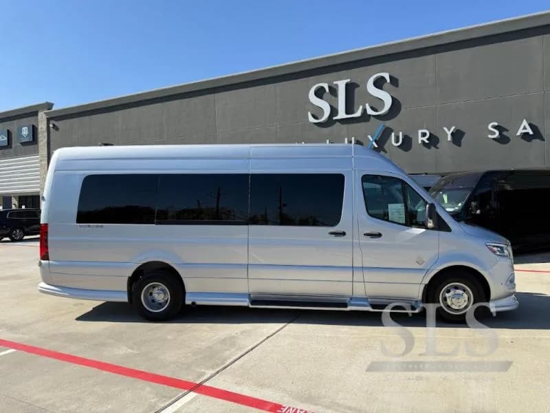 Mercedes - Benz OGV V Cruise 10OTB Sprinter Van